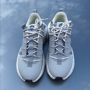 likeNarly Kids' Light Gray Sneakers with White Trim